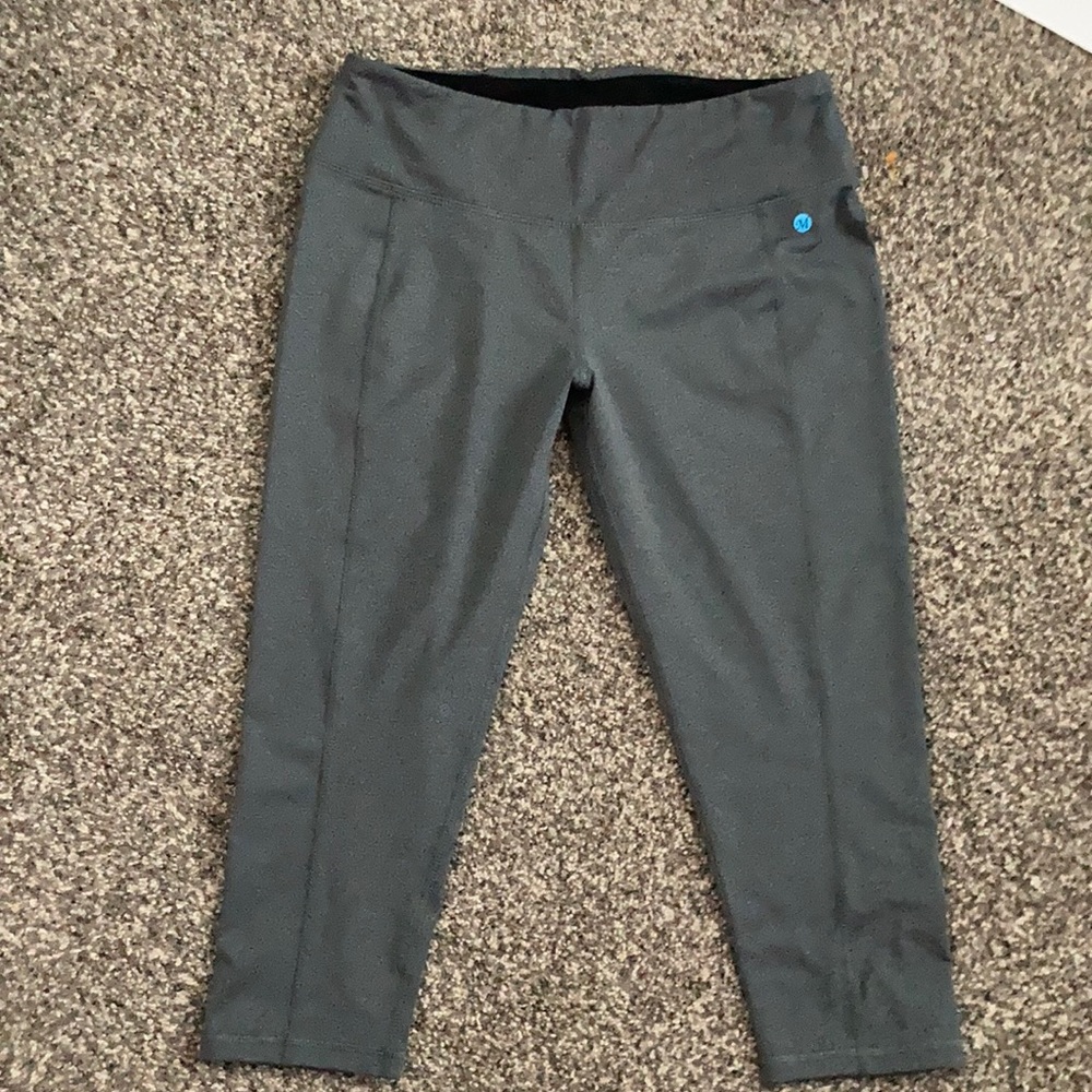 NEW miraclesuit cropped leggings